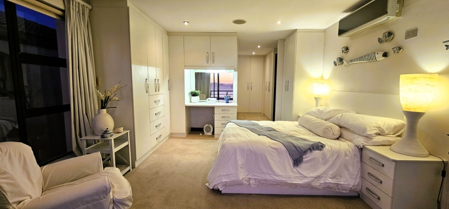 5 Bedroom Property for Sale in Calypso Beach Western Cape